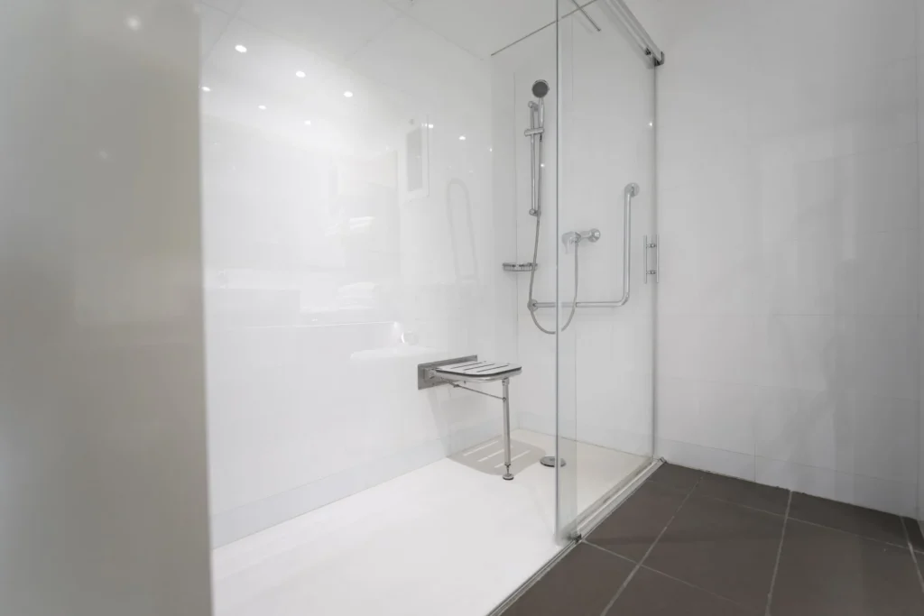 baño adaptada augustus